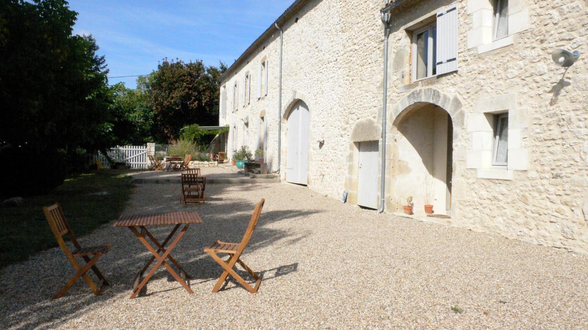 Les Foucauds Hotel Saint-Quentin-de-Caplong Exterior foto