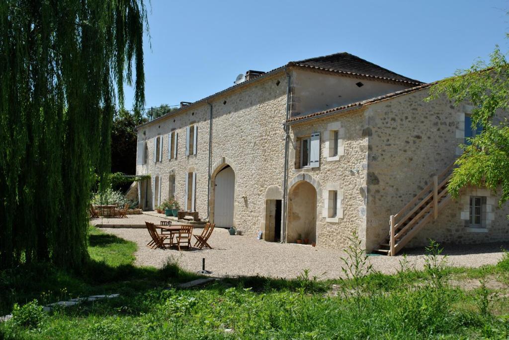 Les Foucauds Hotel Saint-Quentin-de-Caplong Exterior foto