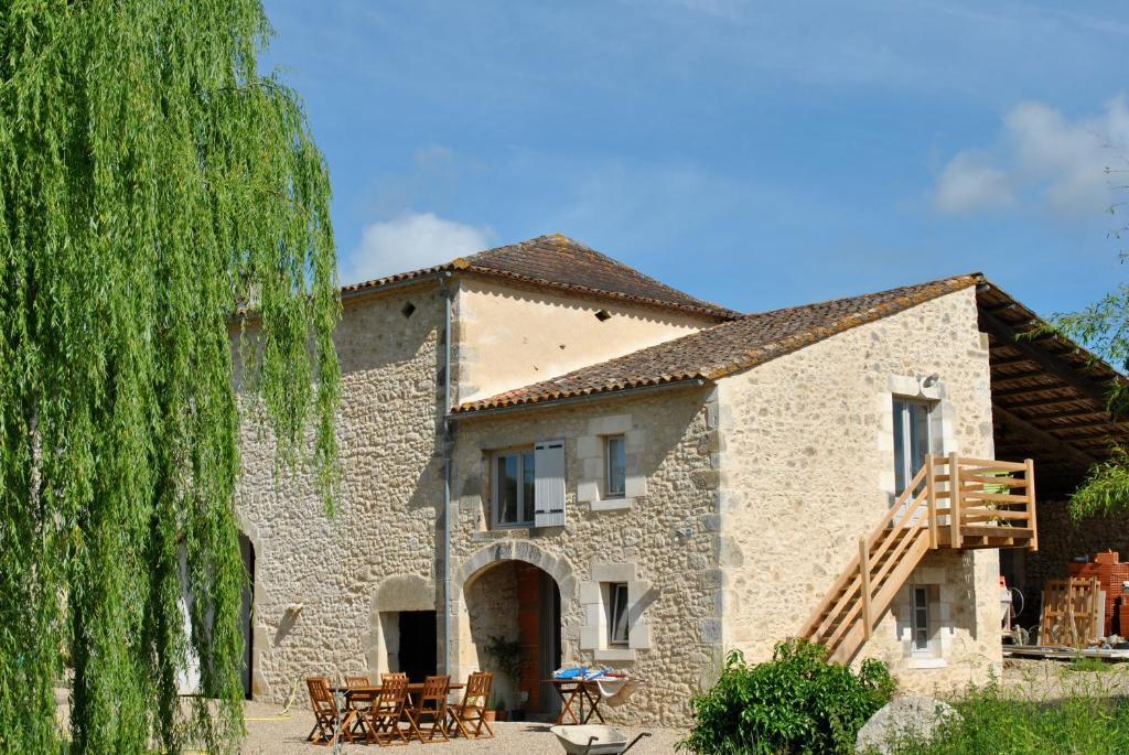 Les Foucauds Hotel Saint-Quentin-de-Caplong Exterior foto