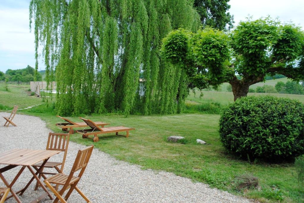 Les Foucauds Hotel Saint-Quentin-de-Caplong Exterior foto